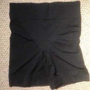 Like new black shapewear shorts